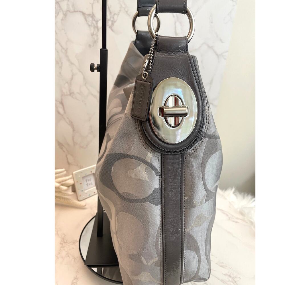 Coach Chelsea Signature Gray Canvas Patent Leather Hobo Bag GUC - Picture 4 of 9